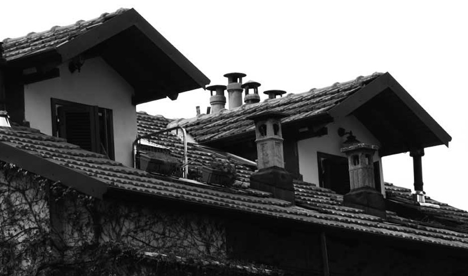 RESIDENTIAL BUILDING Torino, cso Moncalieri 346 - Attic’s renovation and enlargement to create two new units. Year 2003